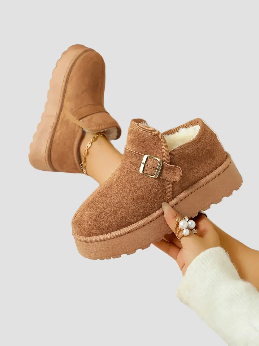 Nete - Warm ankle boots with faux fur lining and a suede-like finish