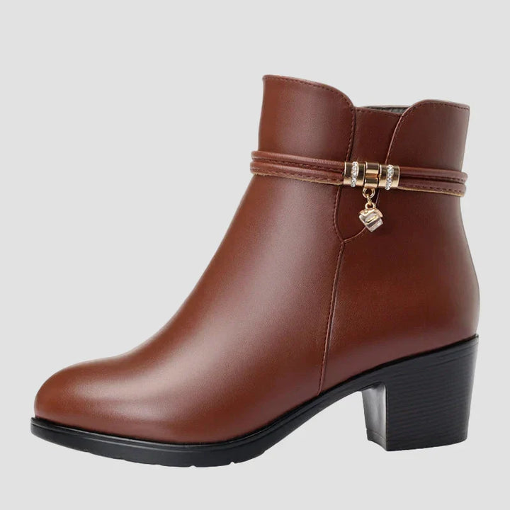 Franciska - Elegant winter ankle boots with zip