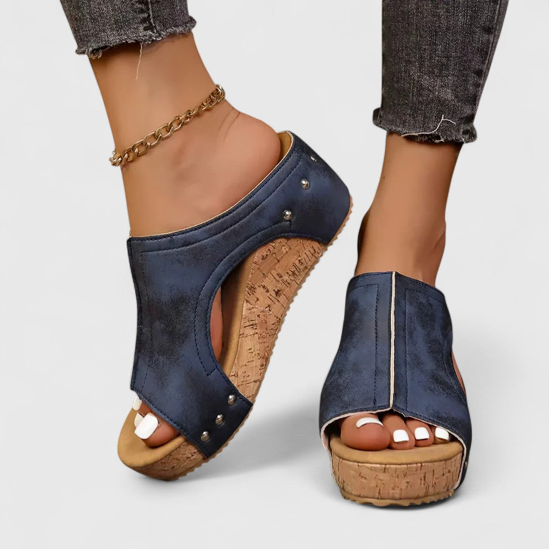 Mai-Britt - Orthopaedic platform sandals, elegant design