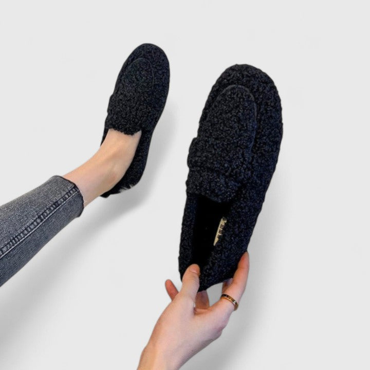 Saoirse - Warm Slippers with Elegant and Timeless Design