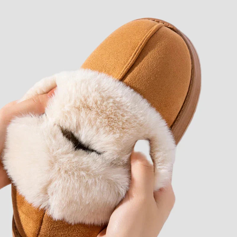 Saoirse - Comfortable Slippers with Fur Trim