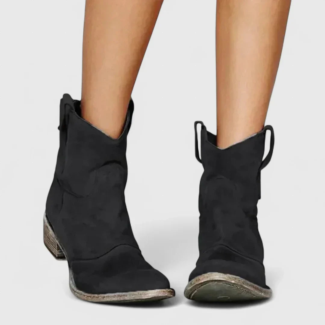 Libertate - Retro Cowboy Ankle Boots with an Elegant Finish