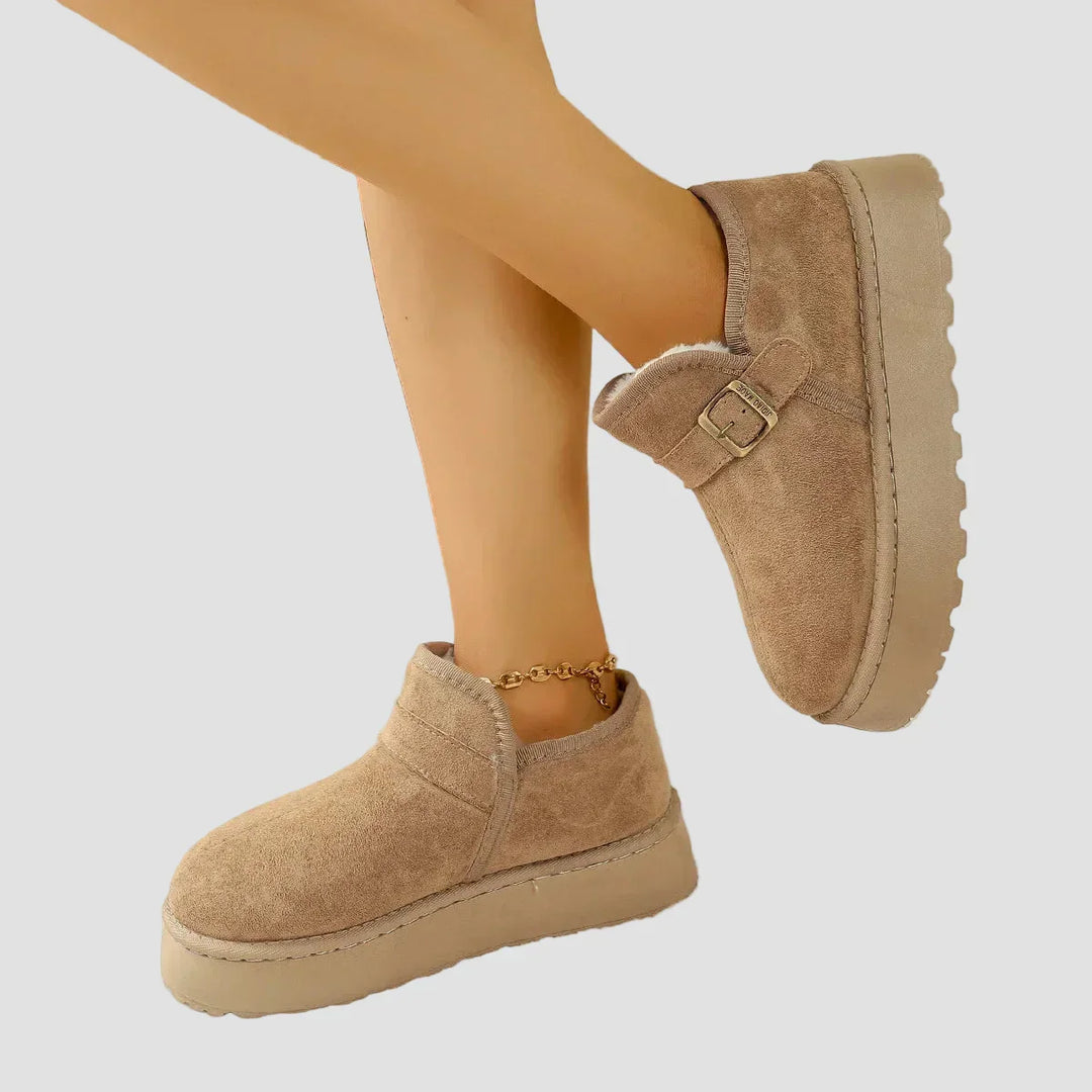 Nete - Warm ankle boots with faux fur lining and a suede-like finish