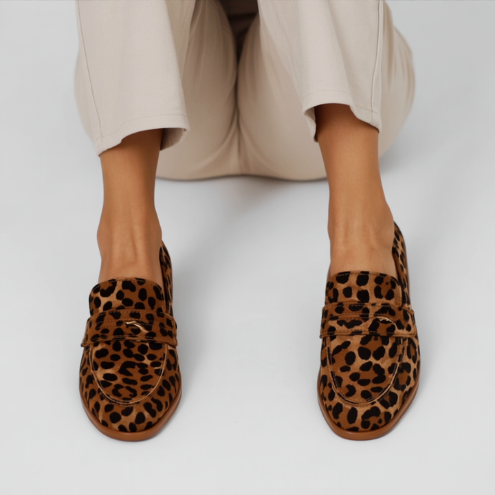 Fionnuala - Soft Boots with Leopard Print