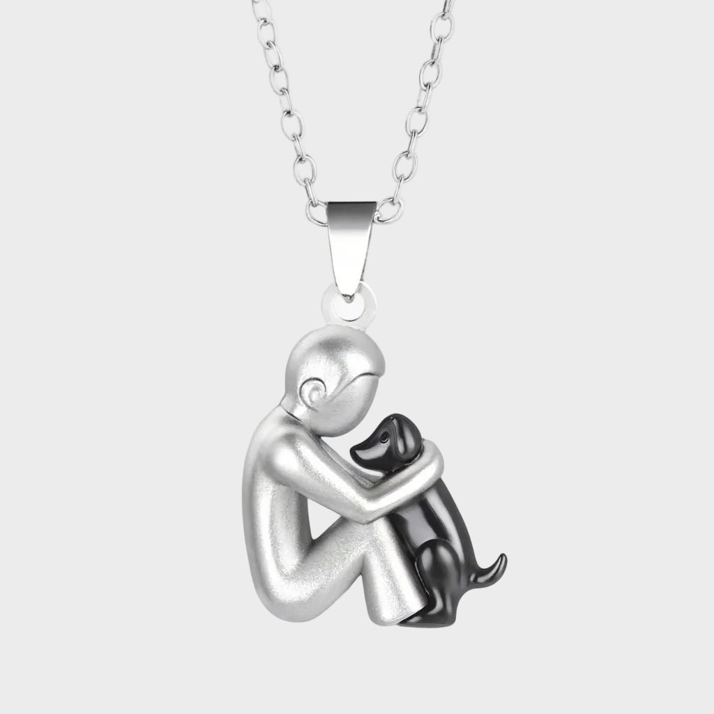 Necklace with "Hug" pendant
