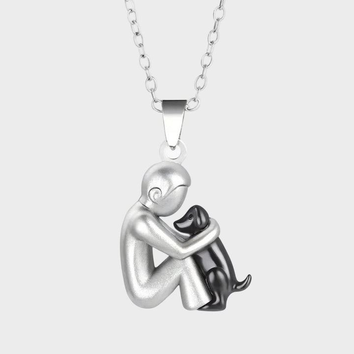 Necklace with "Hug" pendant