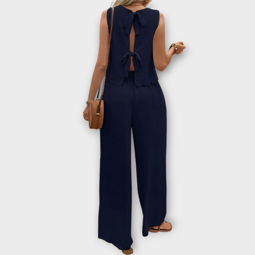 Amalie – Vest with floral trim and long trousers
