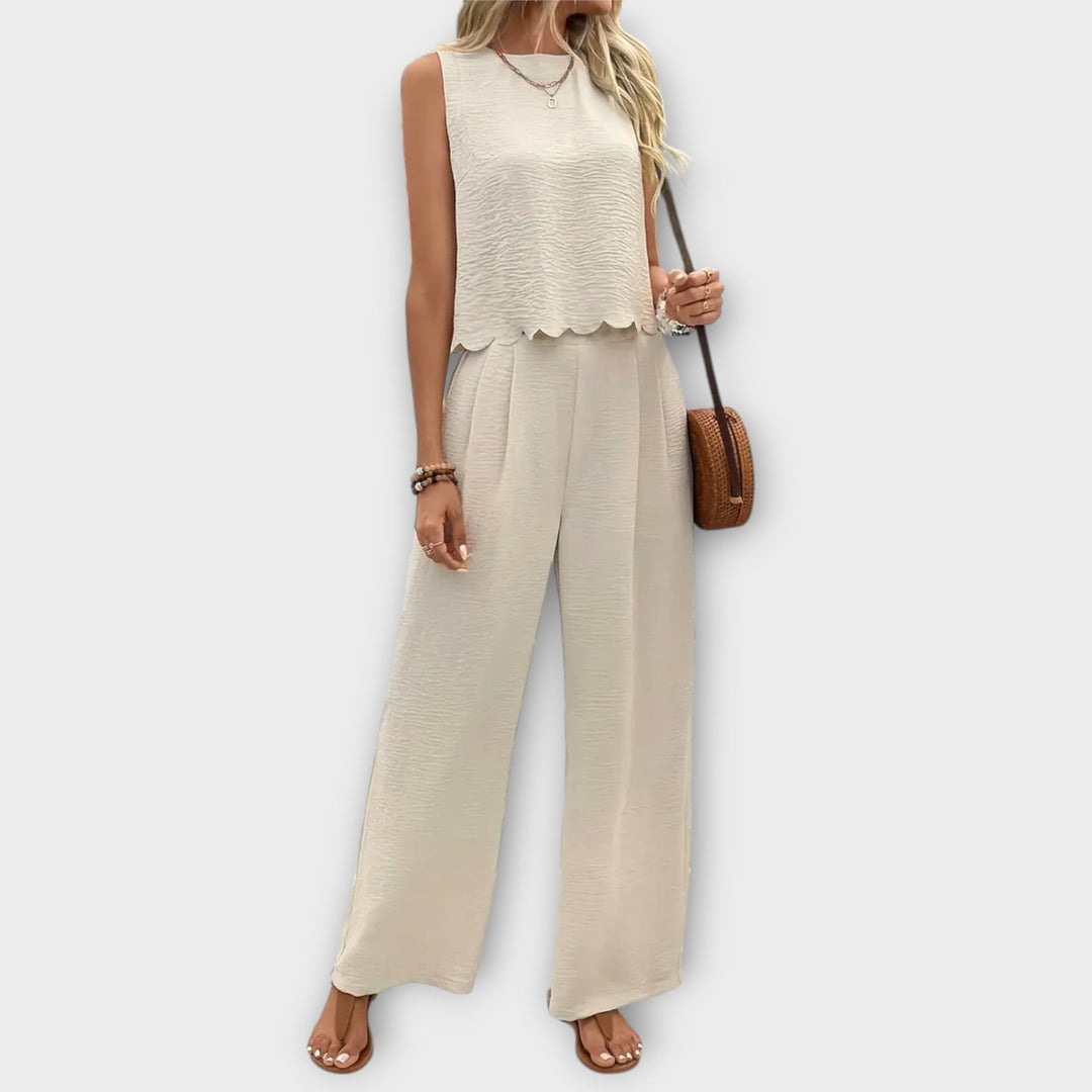 Amalie – Vest with floral trim and long trousers