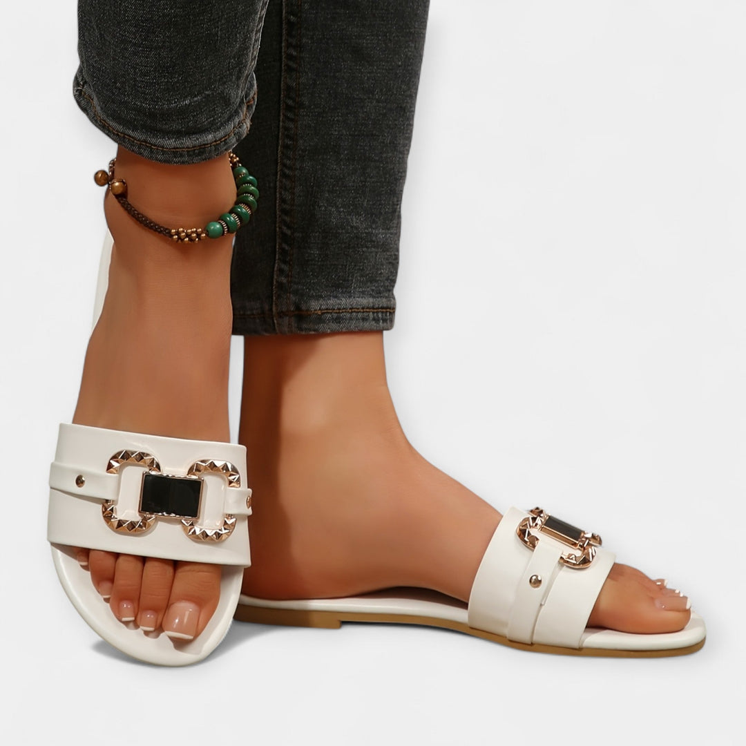 Comfortable slippers with a rounded toe