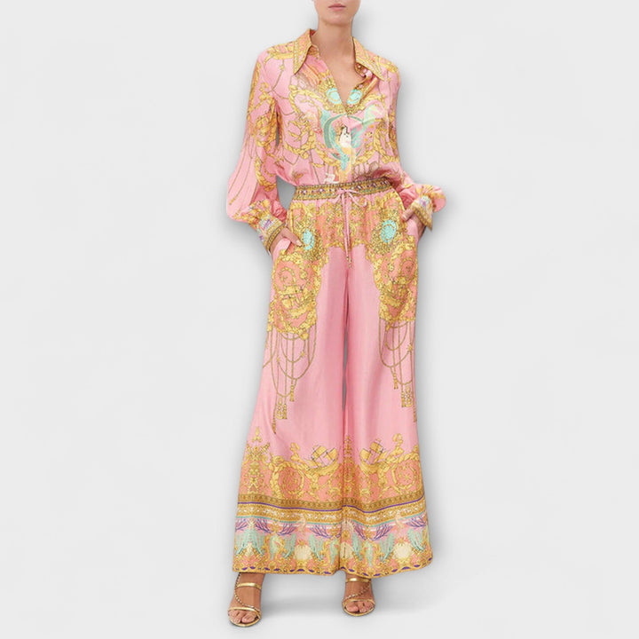 Sara – Relaxed T-shirt with mermaid print and elasticated trousers