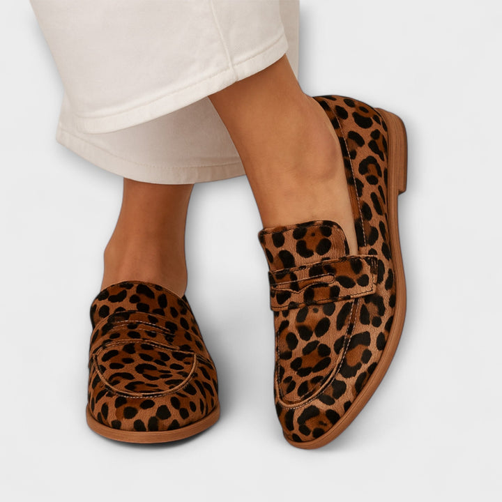 Fionnuala - Soft Boots with Leopard Print