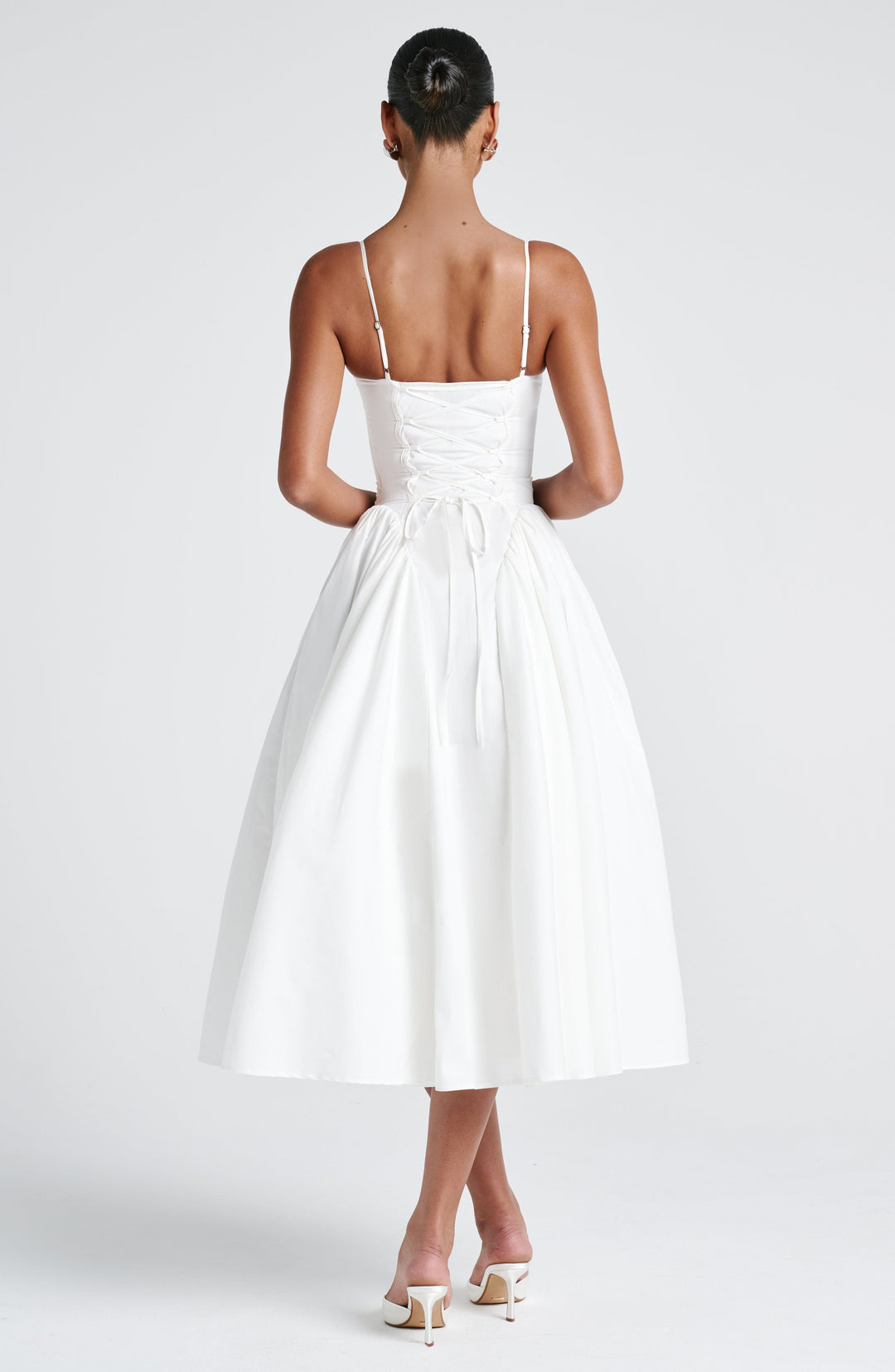 Leonora – Elegant Midi Dress for Women with Fitted Bodice and Voluminous Skirt