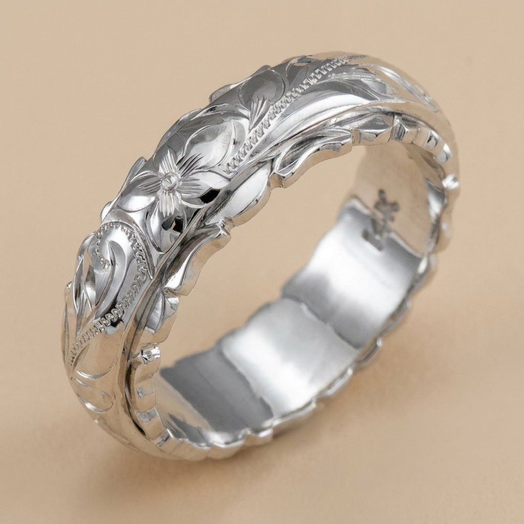 Milla - Gold ring with antique-inspired flower