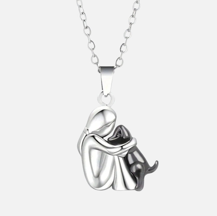 Necklace with "Hug" pendant