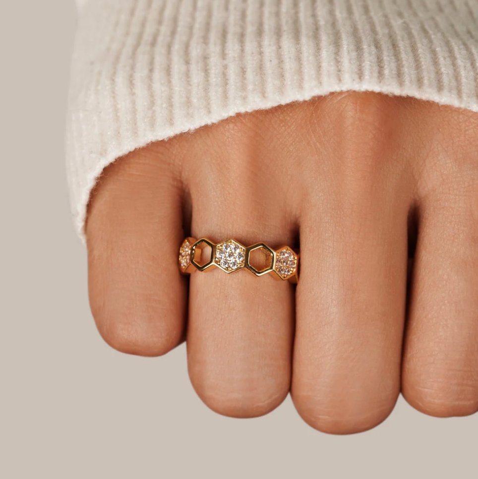 Aisling – Gold Ring with Pearl