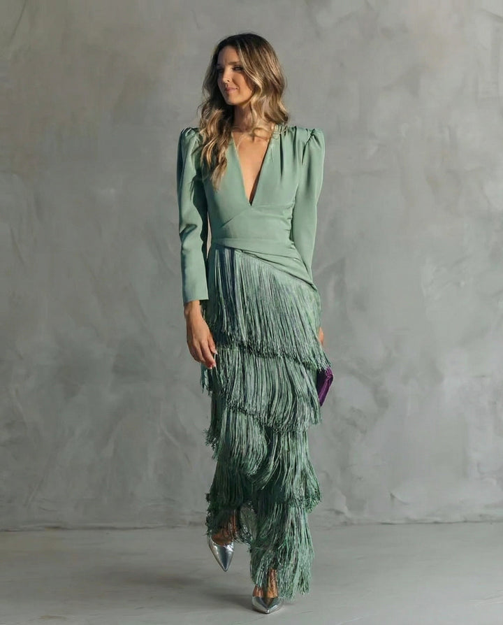 Charlotte · Elegant dress with fringed sleeves