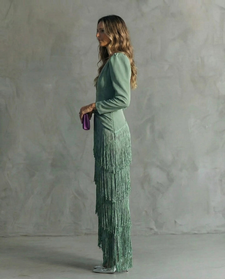 Charlotte · Elegant dress with fringed sleeves