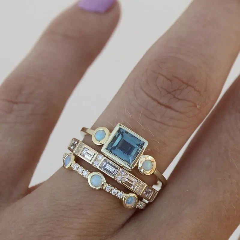 Siobhán - Vintage Ring with Blue Crystal