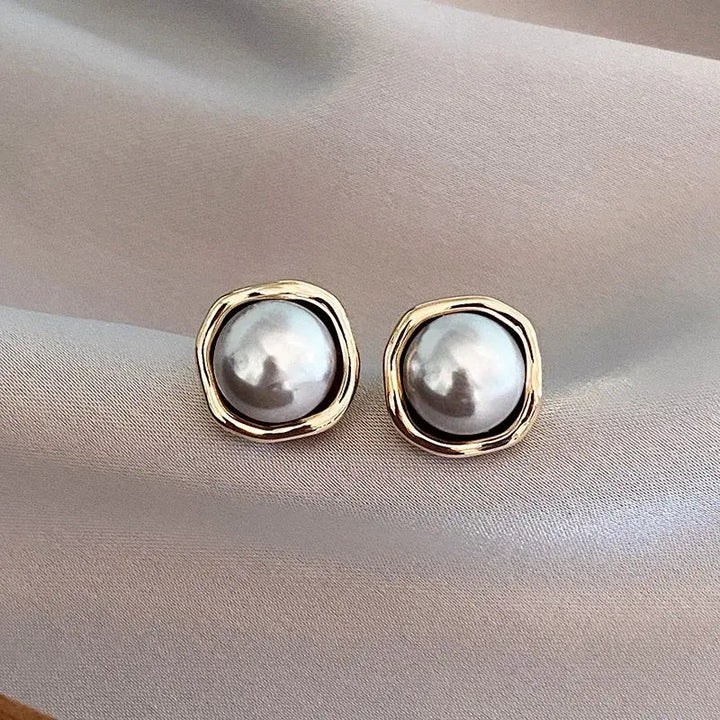 Elegant Earrings with Black Pearls