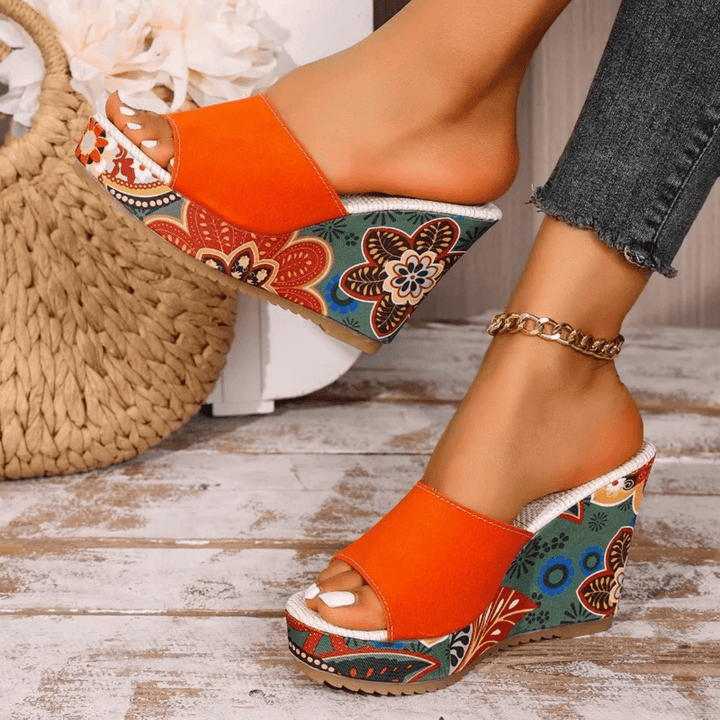 Niamh - Heeled Sandals with Floral Print