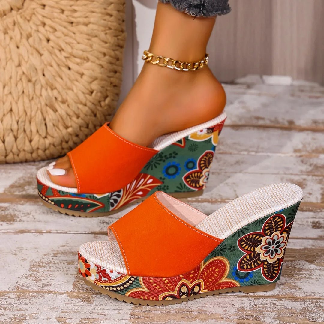 Niamh - Heeled Sandals with Floral Print