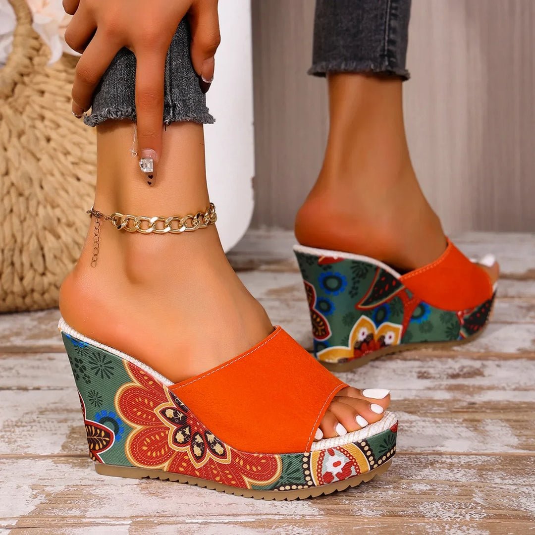 Niamh - Heeled Sandals with Floral Print