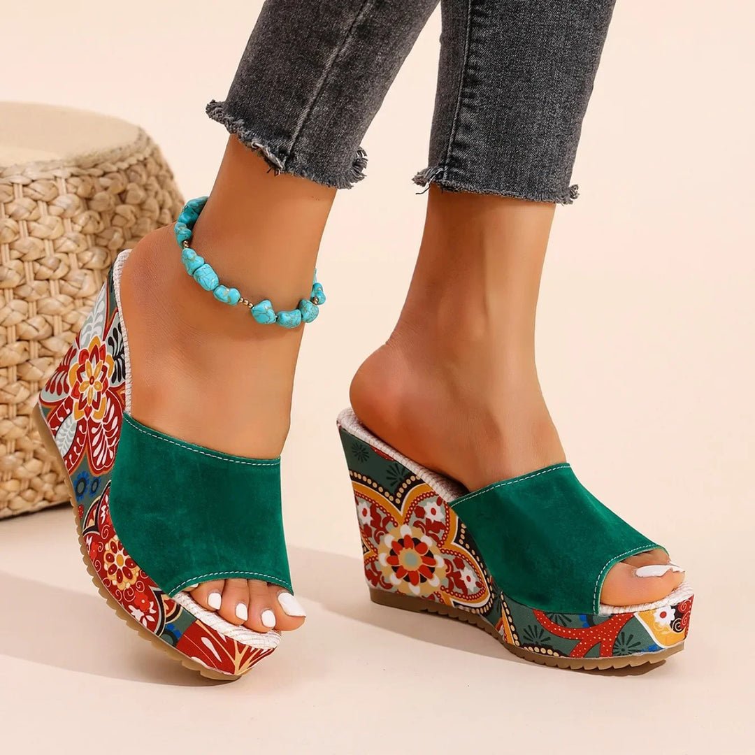 Niamh - Heeled Sandals with Floral Print