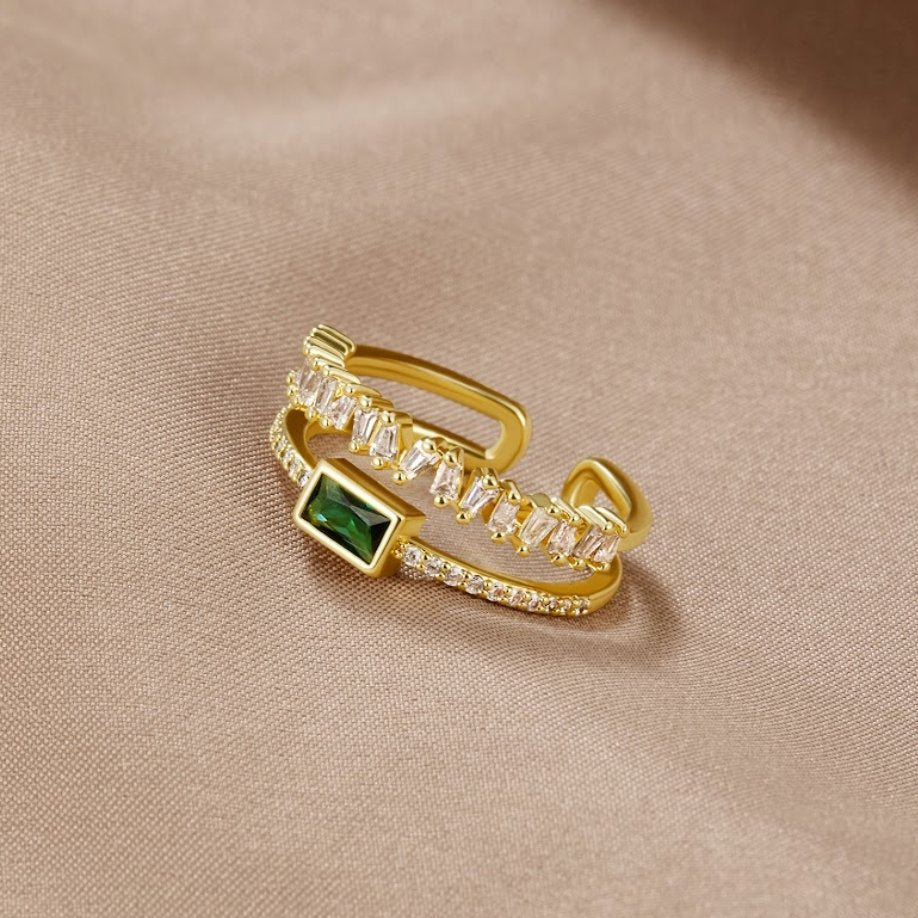 Niamh – Gold Ring with Green Emerald Details.