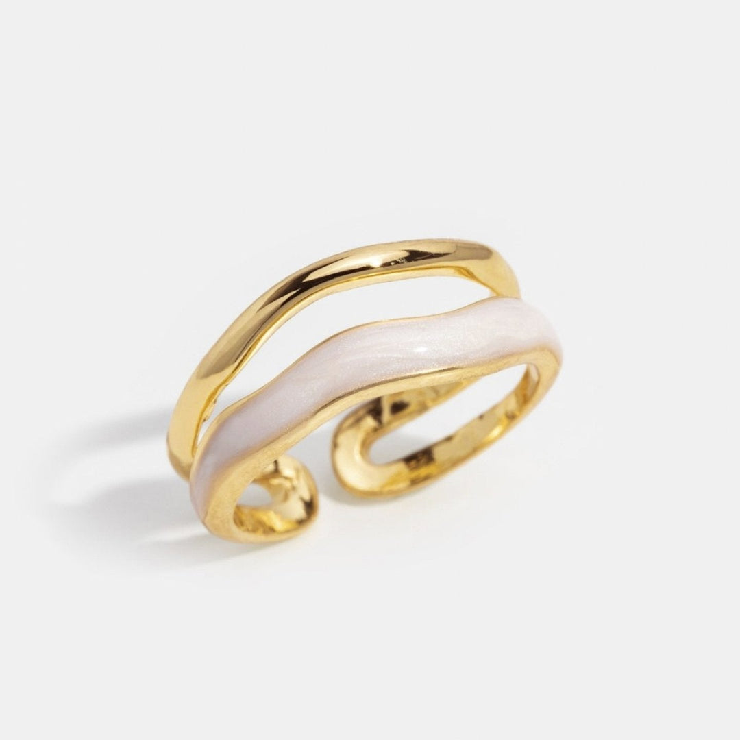 Aisling – Gold Ring with Simple Silhouette.