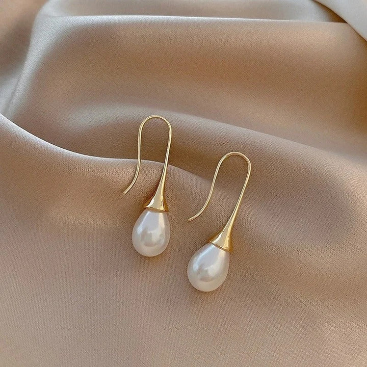 Classic Pearl Earrings Aoife