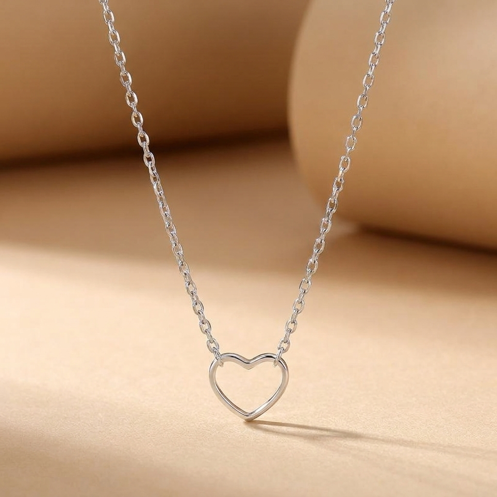 Roisin – Heart Necklace